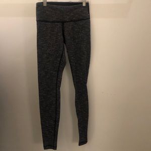 lululemon athletica Pants - Lululemon black and white legging, sz 4, 71279 lululemon athletica Pants - Lululemon black and white legging, sz 4, 71279